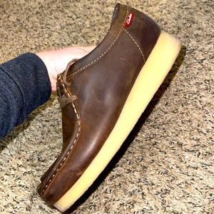 Womens size 7 dark brown Clark wallabees.